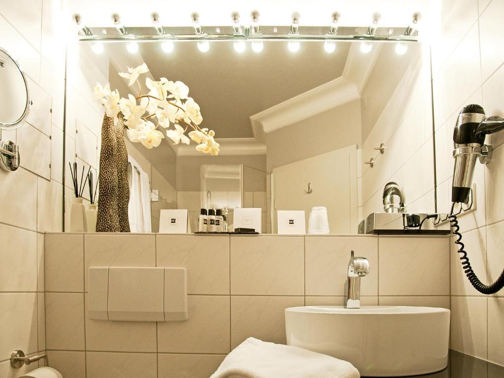 Amethyst Hotel Garni Lueneburg Deutsch Evern Rom bilde