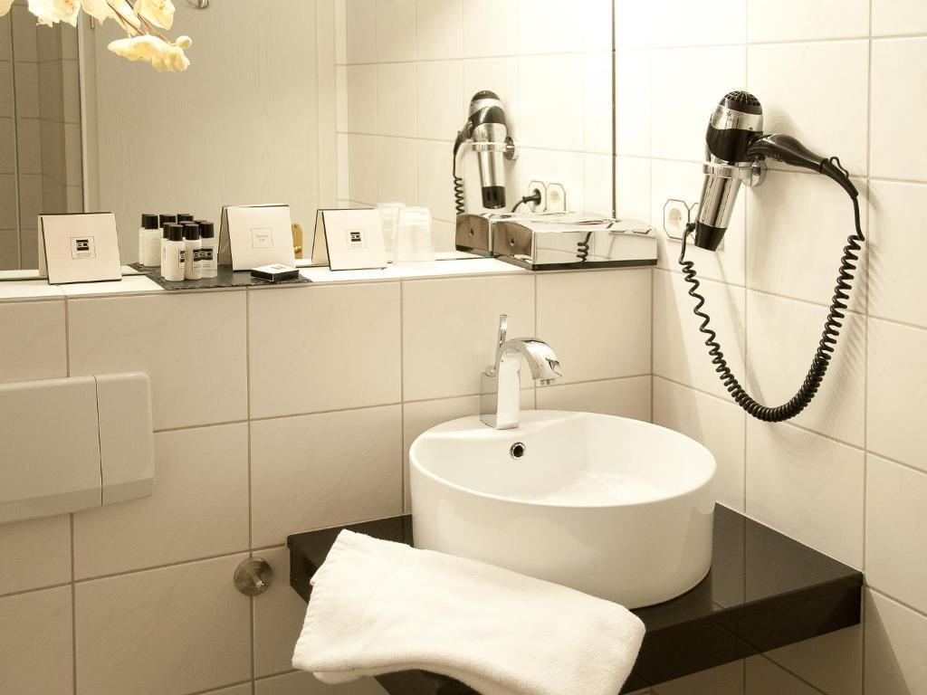 Amethyst Hotel Garni Lueneburg Deutsch Evern Rom bilde